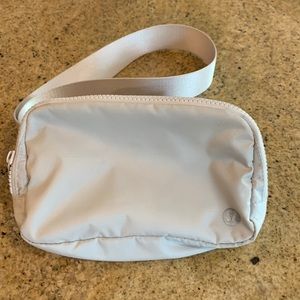 Lululemon Beltbag White opal